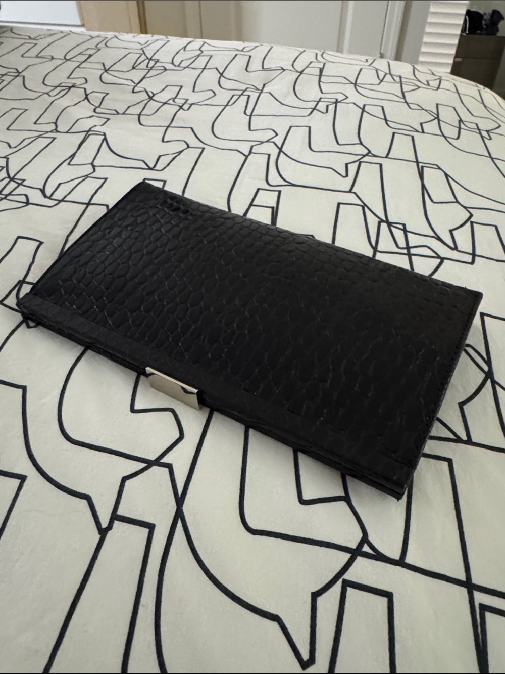 BANANA REPUBLIC Black Cow Leather Boxed Framed Clutch 8.5”x 5” Snake Embossed